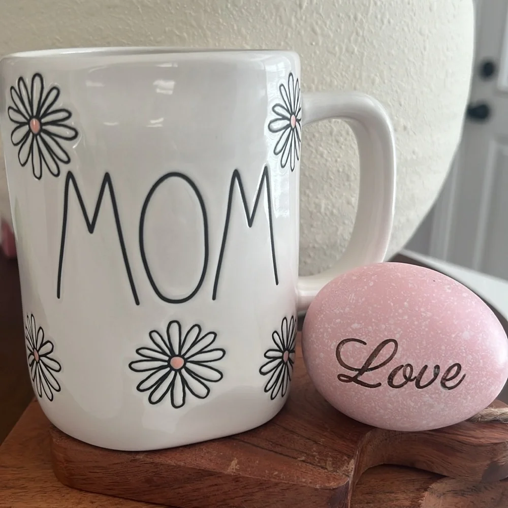 💕Rae Dunn Cute.MOM MUG💕
